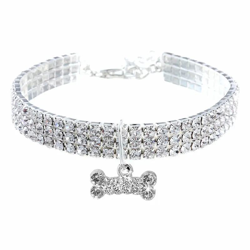 XILO - Glitterhalsband för Hundar. - Justerbar Storlek med Strass och Sött Ben-Hänge, Perfekt för Sociala Tillställningar och Speciella Händelser
